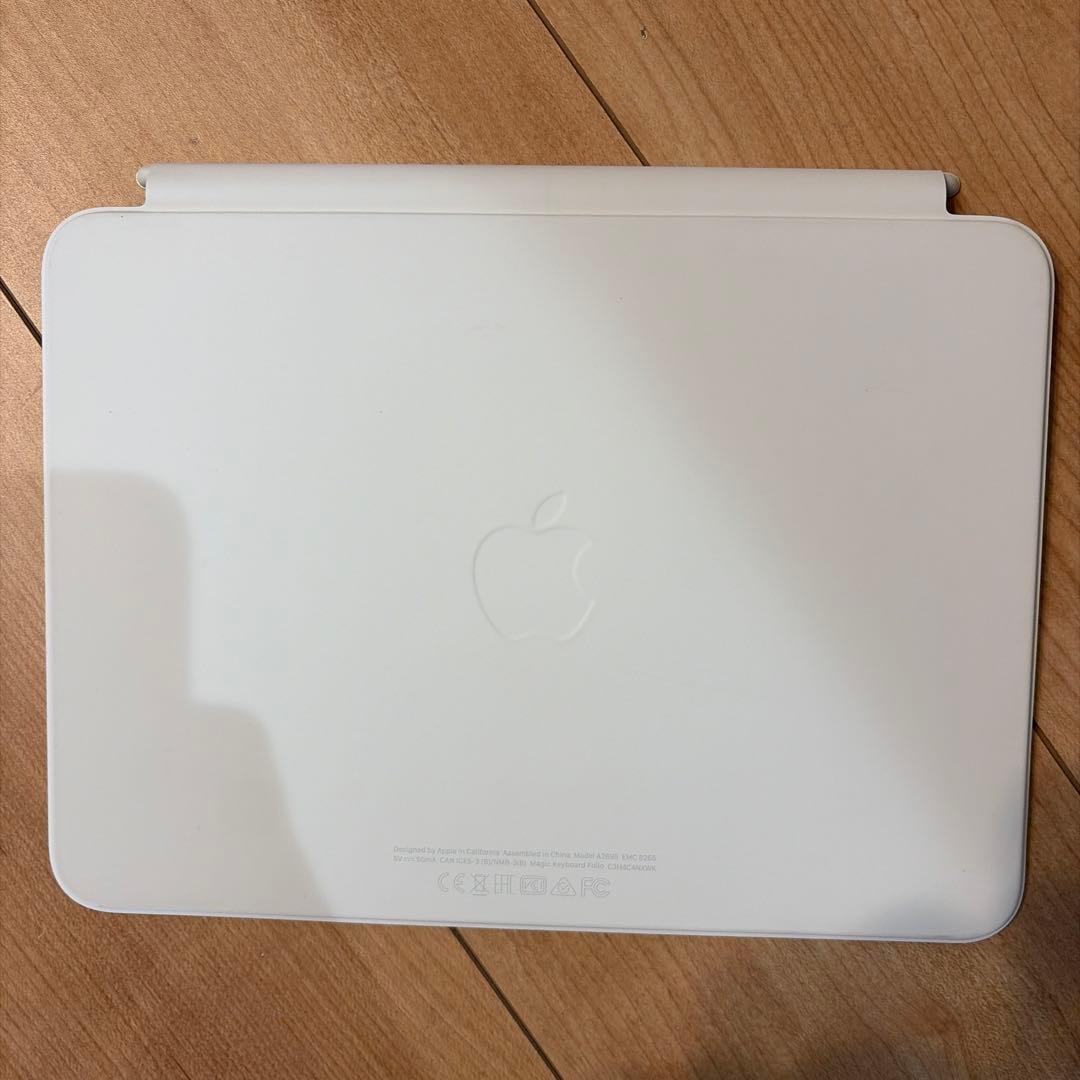 新品未使用！！iPad Magic Keyboard Folio ホワイト