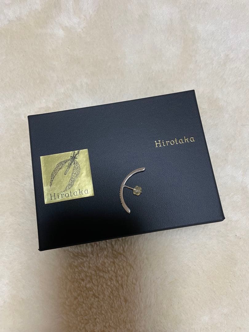 ヒロタカ　ダイヤモンド　Bowピアス