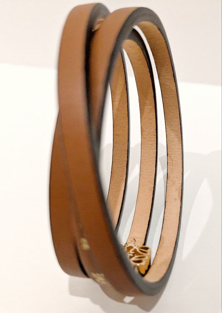 ロエベ ツイストバングル カーフ タン Mサイズ ブレスレット LOEWE