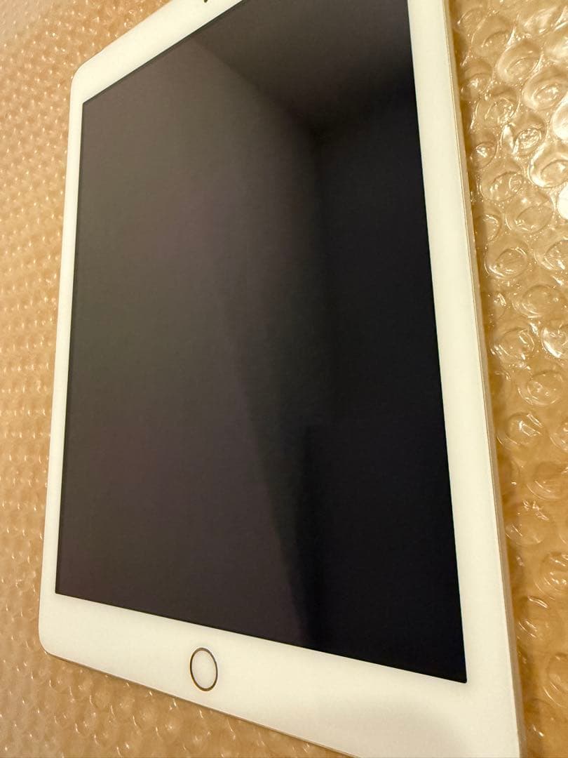 美品iPad ゴールド 第5世代32GB A1823