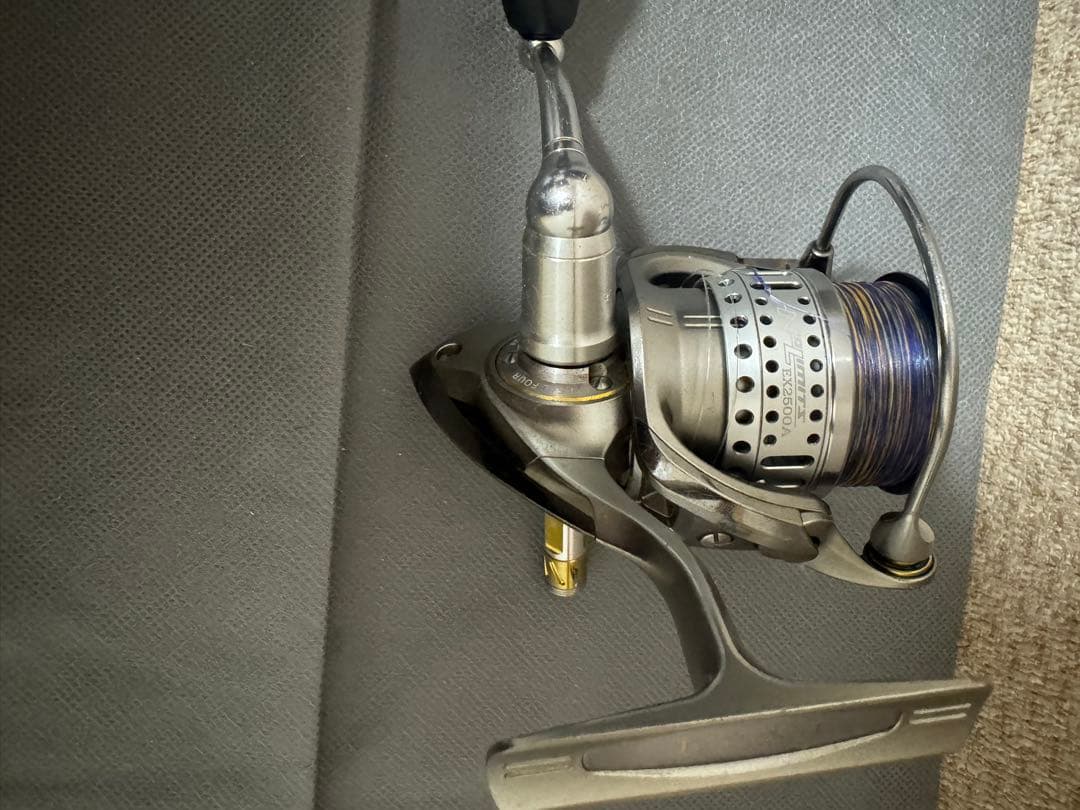 ま*る様 EXIST ダイワ イグジスト2506 リール