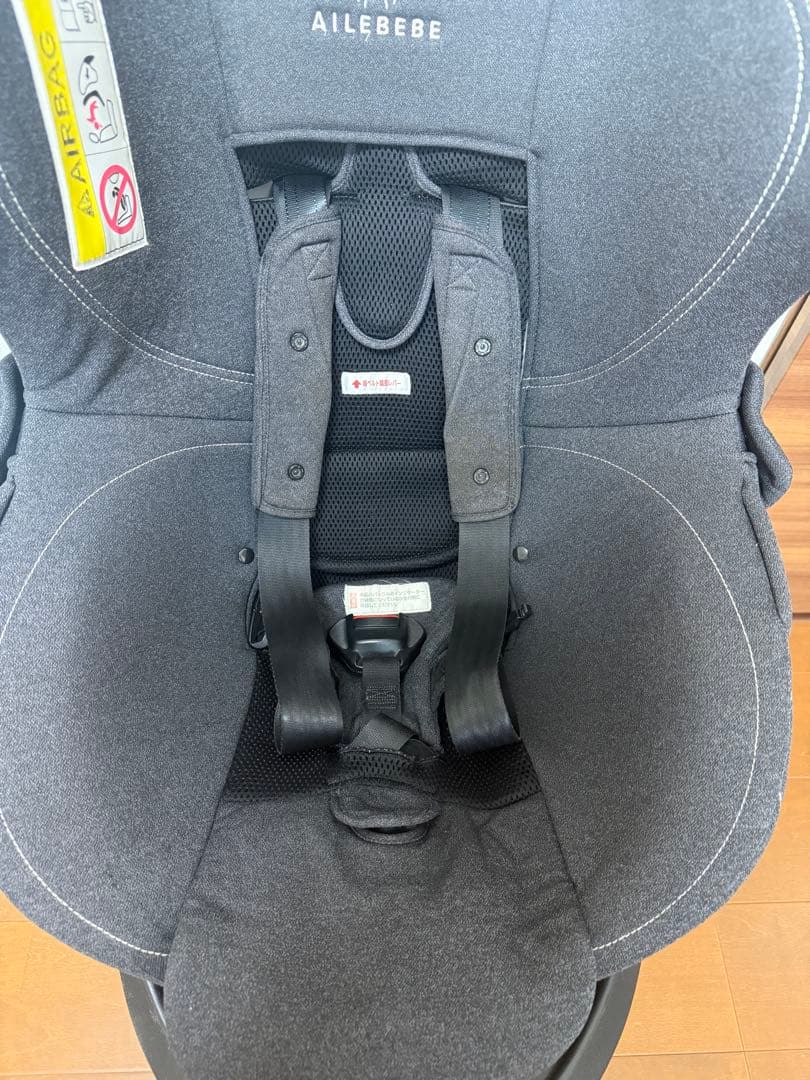 美品 AILEBEBE チャイルドシート ブラック KURUTO4S エールべべ