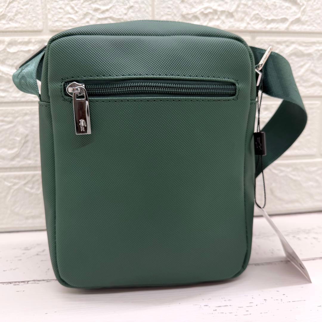新品・未使用　ラコステ　シャンタコ　鹿の子地エンボスレザー　ショルダーバッグ　緑