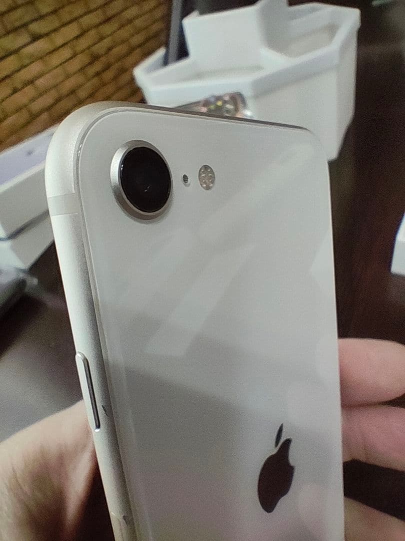 【値下げ】Apple iPhone SE3 64GB