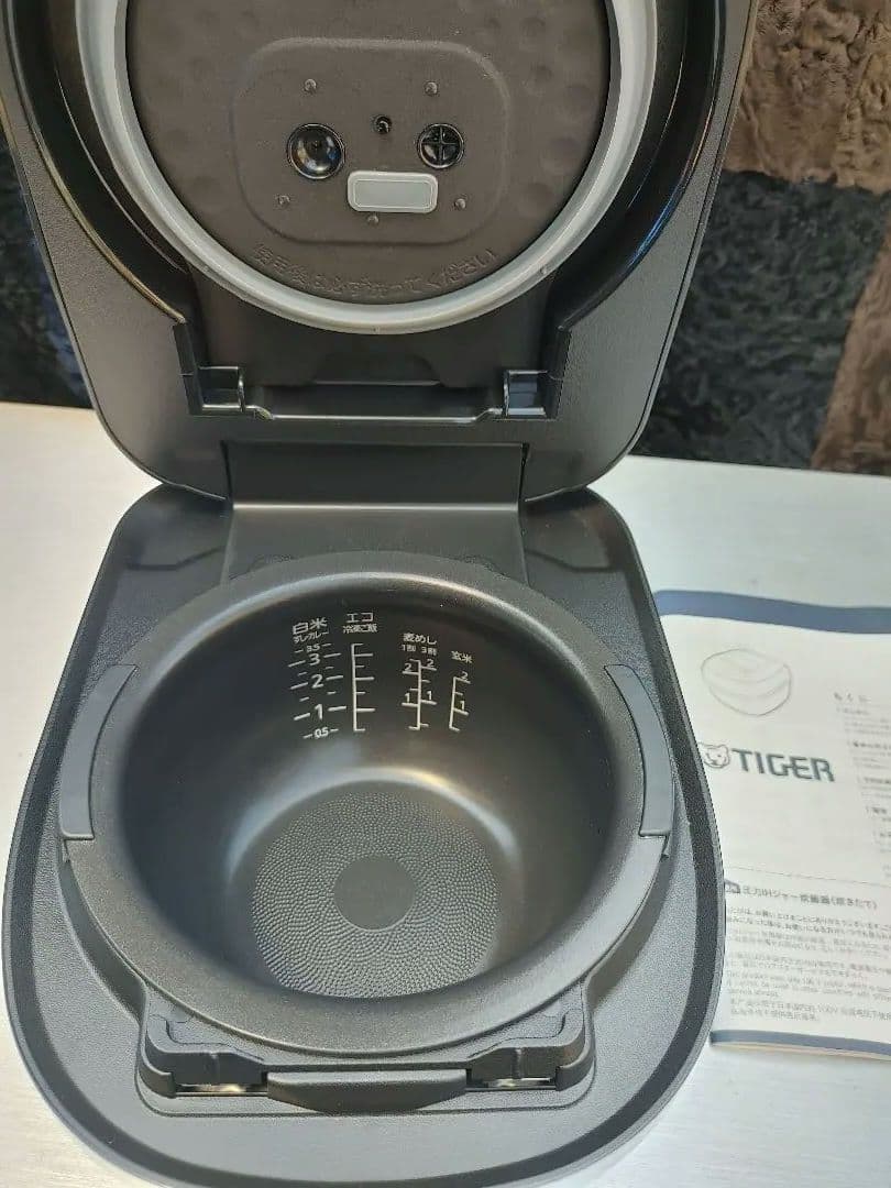 G*カ様 N*n様 TIGER 炊飯器 黒色 アルミ内釜付き JPD-G06N