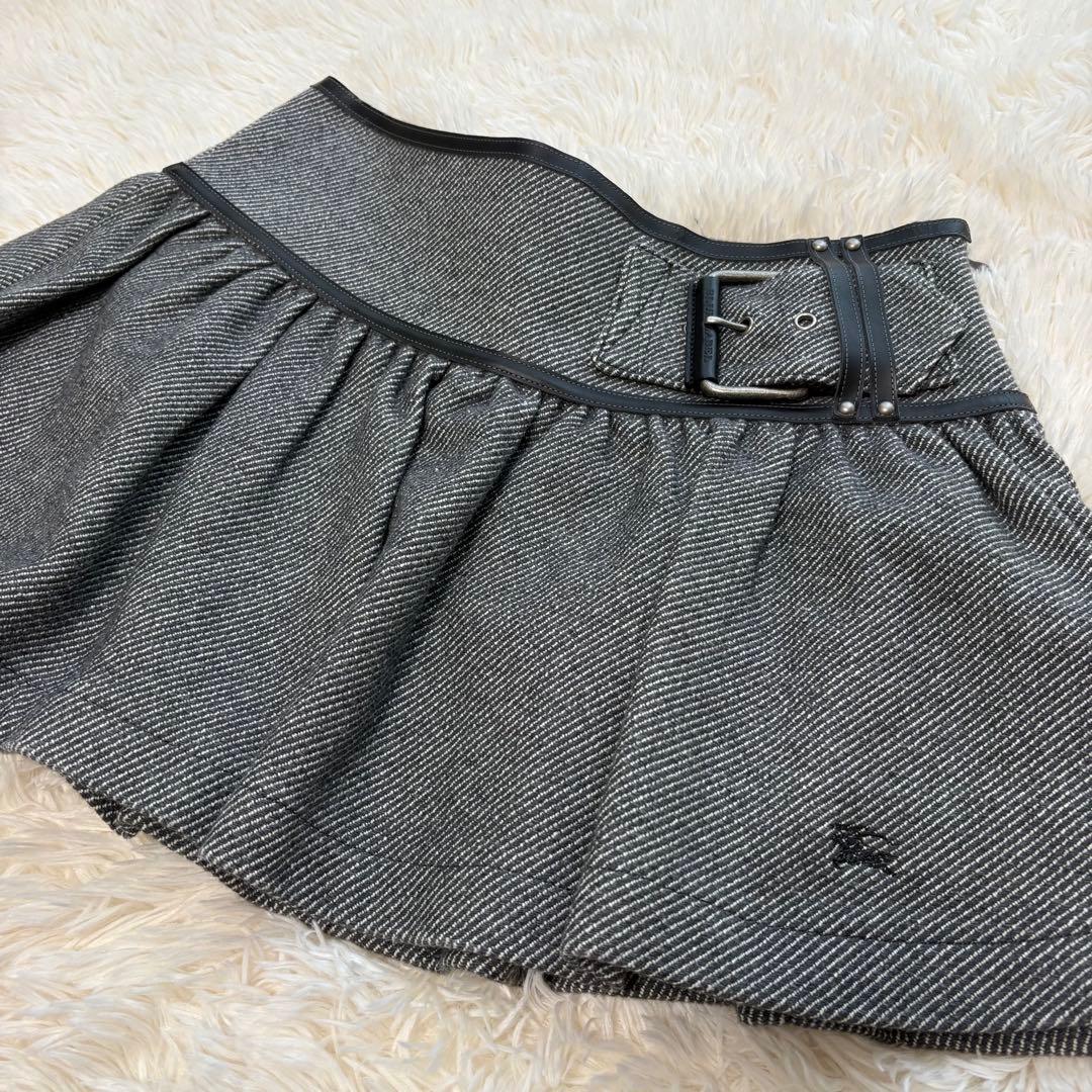 【美品】 バーバリーブルーレーベル ミニスカート ホースロゴ刺繍 バックル 36