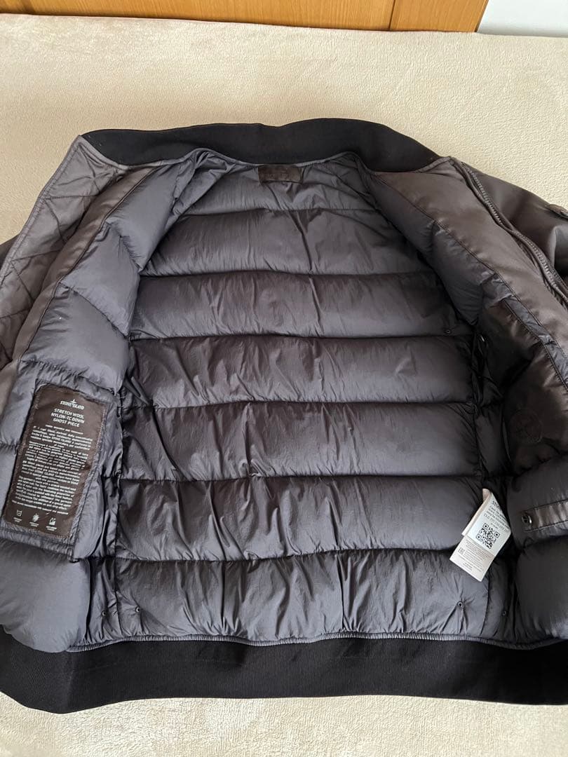 ストーンアイランド　ゴースト　ボンバージャケット