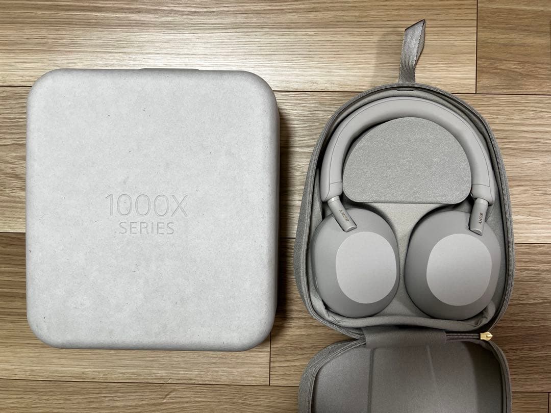 SONY WH-1000XM5 プラチナシルバー　ワイヤレスヘッドホン