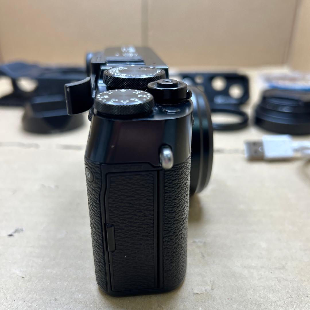 Fujifilm (富士フイルム) X100V デジタルカメラ　ブラック