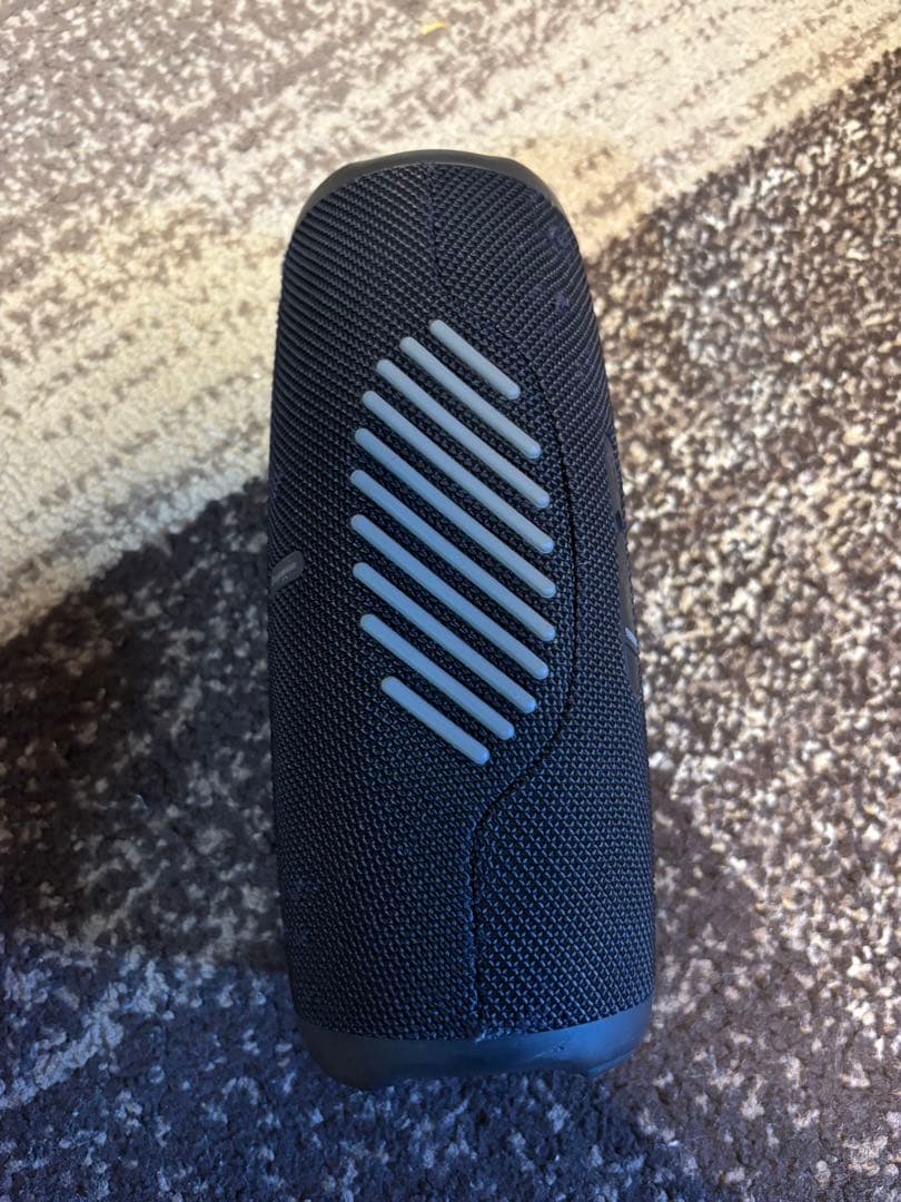 JBL charge5 ワイヤレススピーカー　カバー付き　音質良き