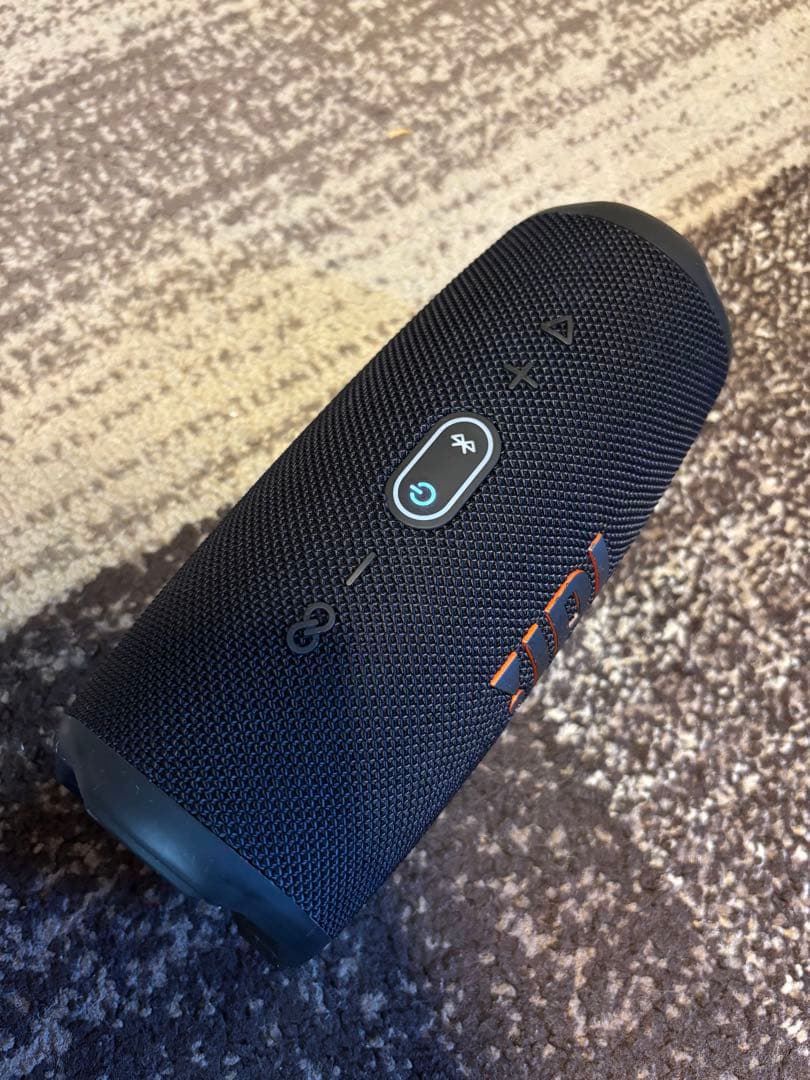 JBL charge5 ワイヤレススピーカー　カバー付き　音質良き