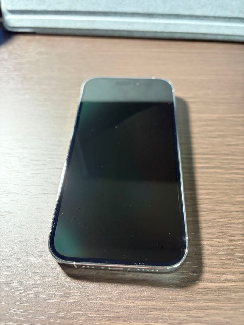 iPhone 14 Pro シルバー　256GB 背面割れあり