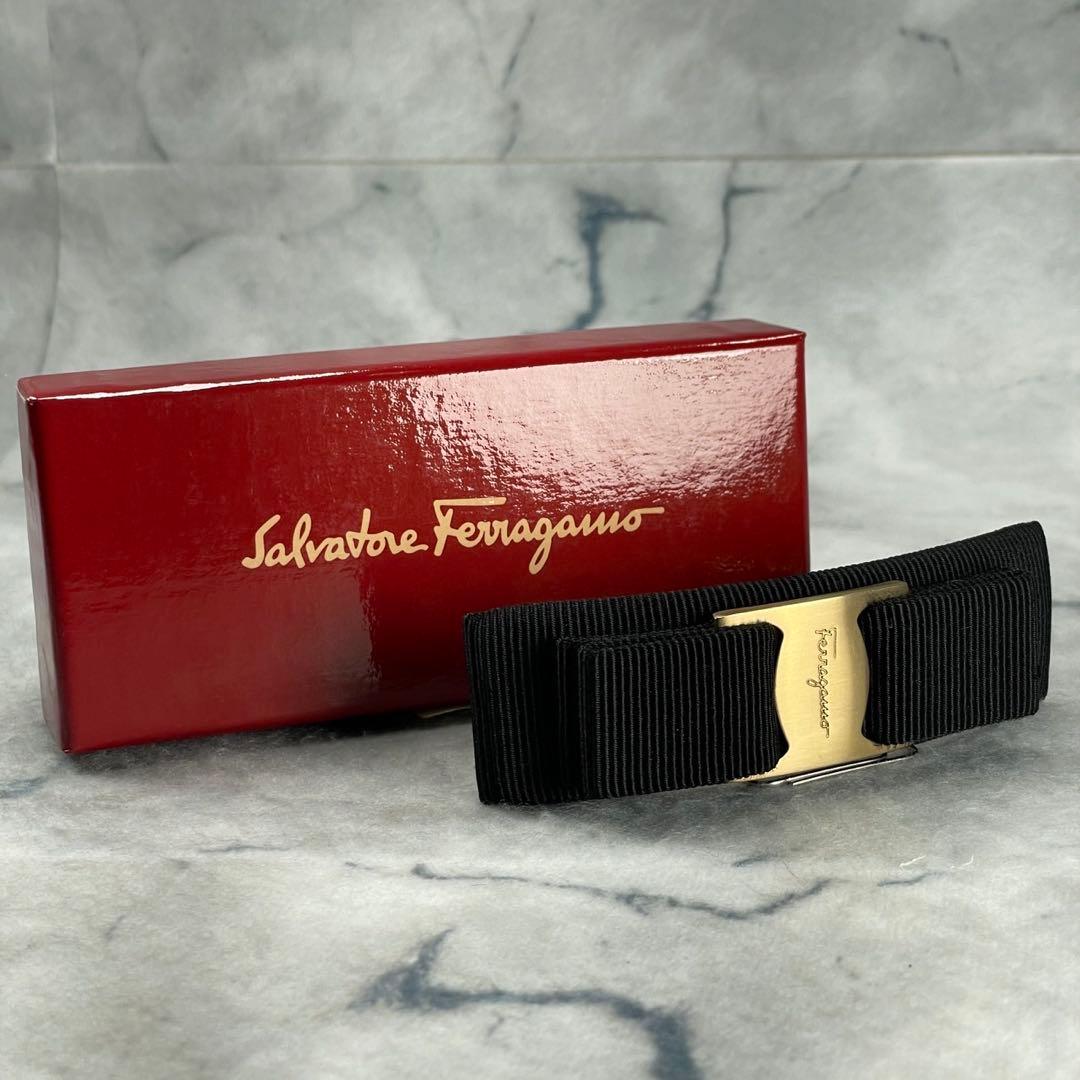 美品・箱付き✨フェラガモ ヴァラ リボンバレッタ ゴールド ブラック