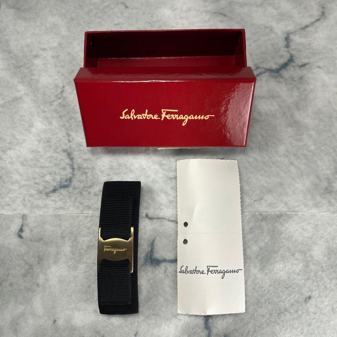 美品・箱付き✨フェラガモ ヴァラ リボンバレッタ ゴールド ブラック