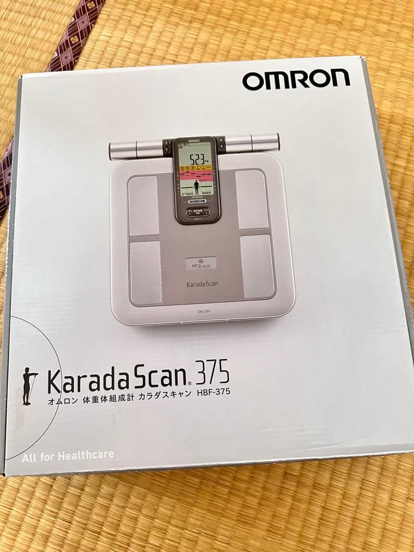 OMRON KaradaScan HBF-375 体重計