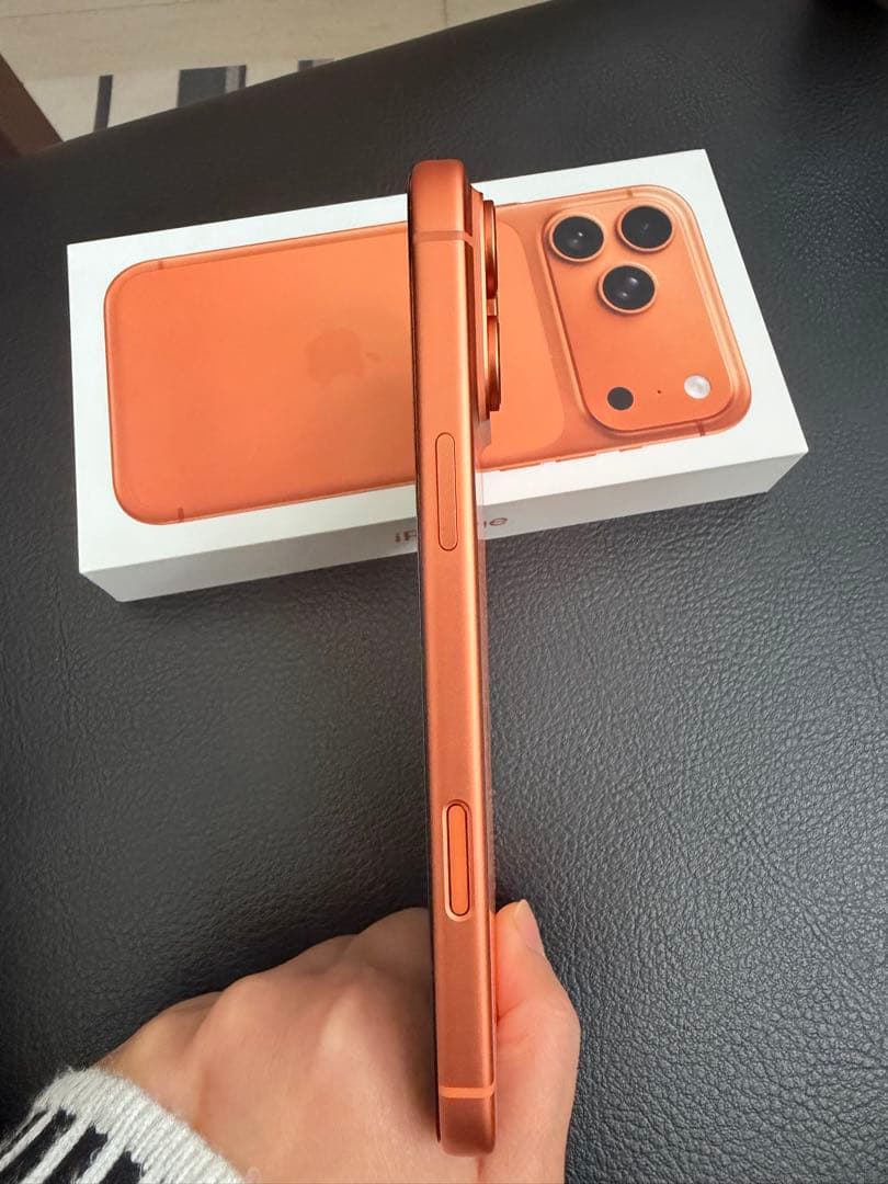 週末値下げ 美品 iPhone17 Pro 256GB コズミックオレンジ