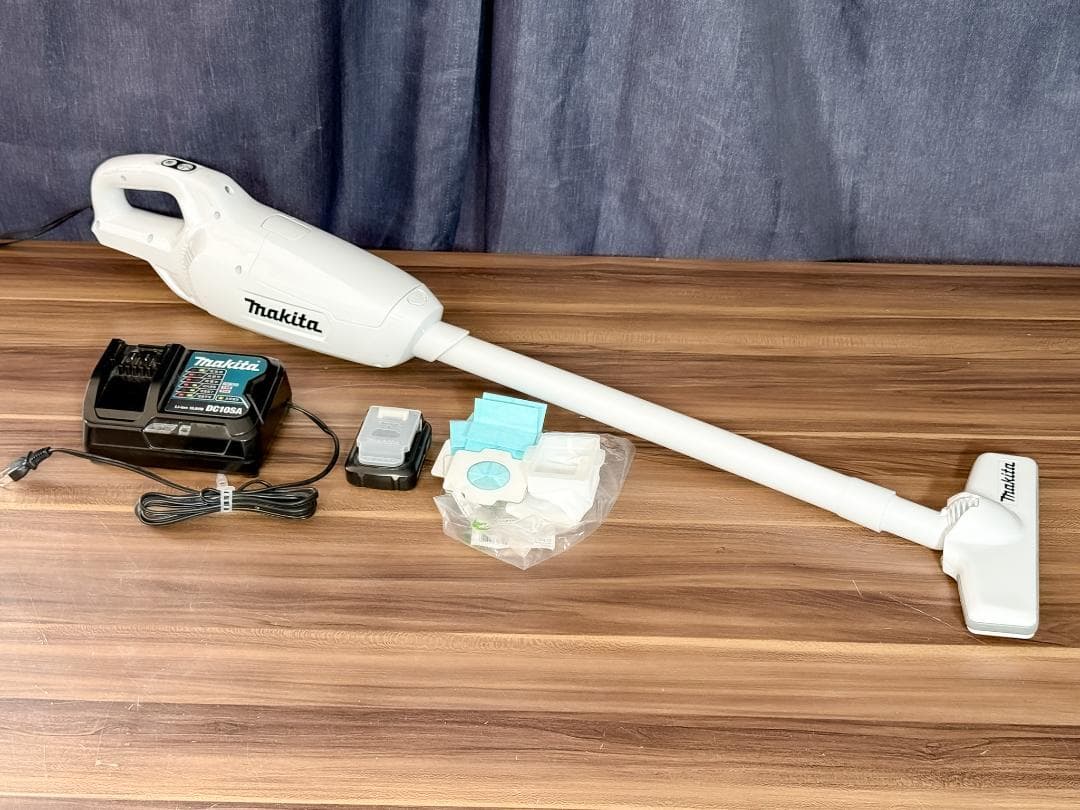 Makita マキタ CL107FD 充電式クリーナー 掃除機 中古動作品