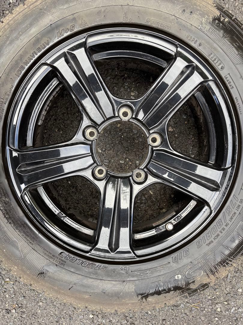 ジムニー用ホイール　2019年製グッドイヤースタッドレスタイヤ付　16インチ
