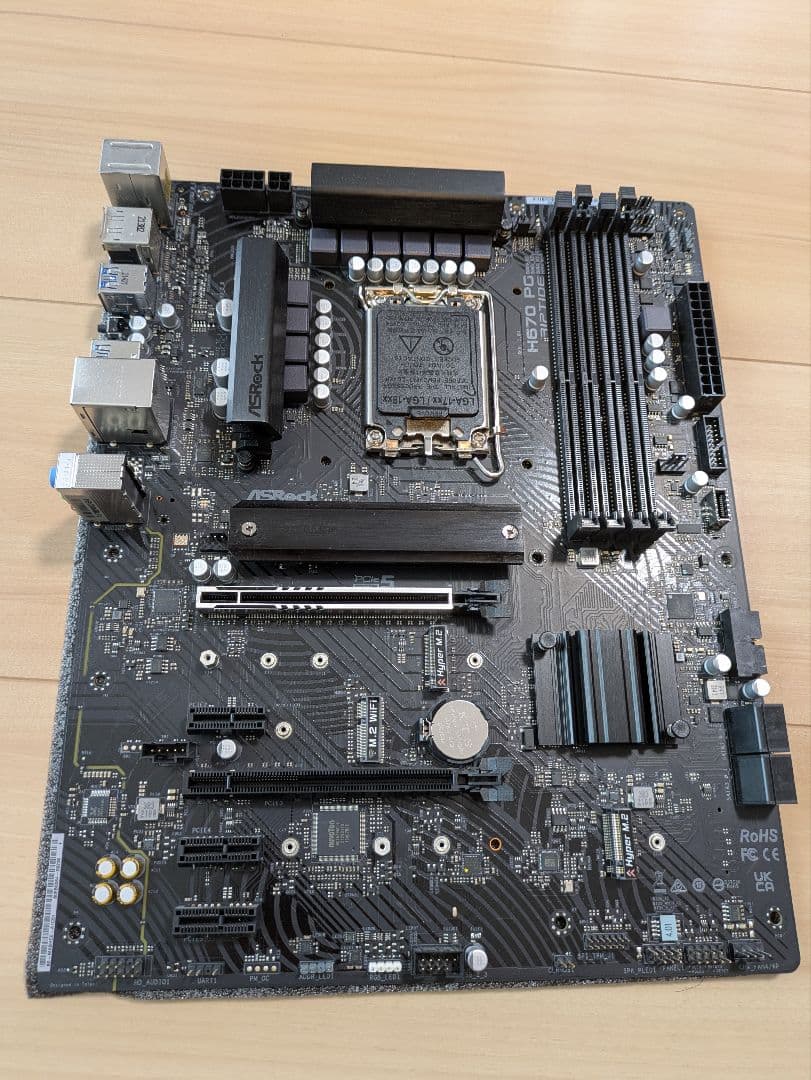 ASRock H670 PG Riptide マザーボード