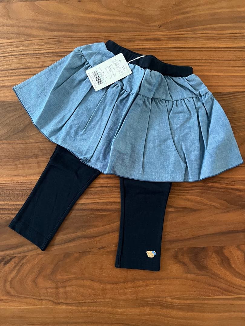 ぱち【新品未使用品】familiar　スカート(レギンス付き)　90cm