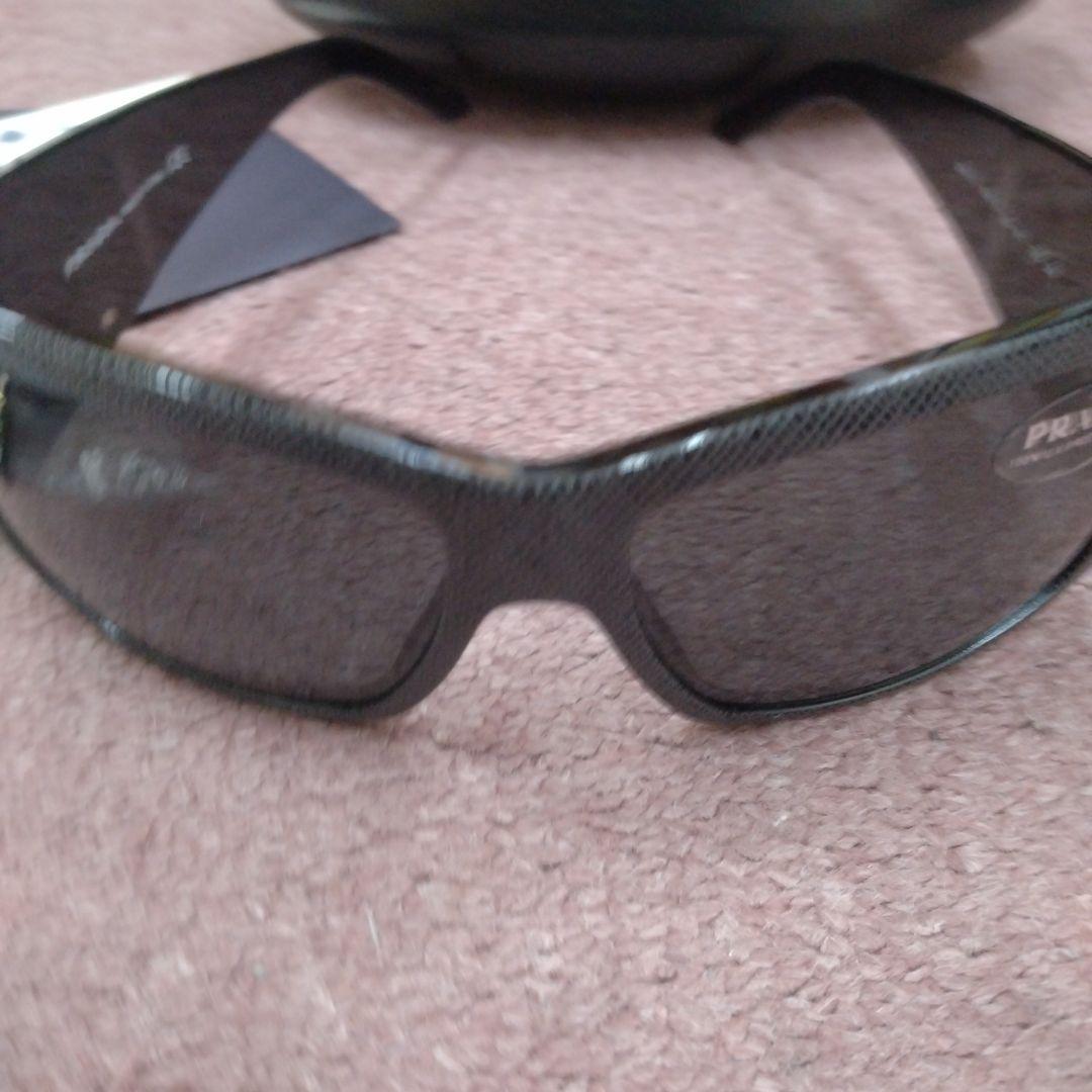 PRADA ブラックサングラス ケース付き