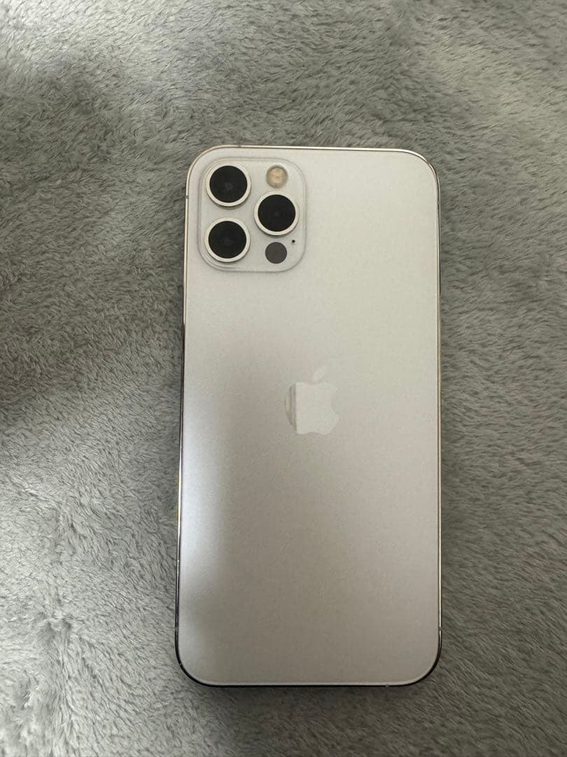 iPhone12pro カナダ版 純正バッテリー96% 消音