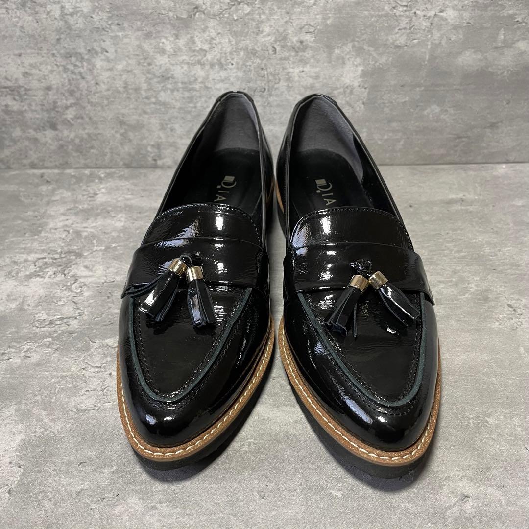 【未使用級】ダイアナ エナメル　タッセル ローファー　ポインテッド　黒　25cm