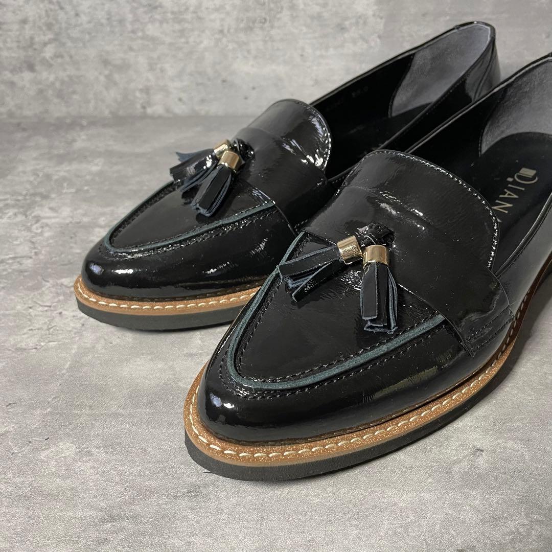 【未使用級】ダイアナ エナメル　タッセル ローファー　ポインテッド　黒　25cm