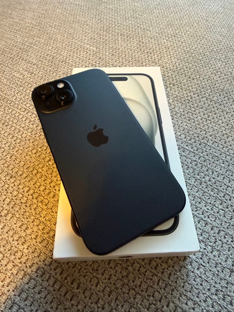 【使用少】iPhone15 128GB バッテリー96% 箱・充電器付 サブ機