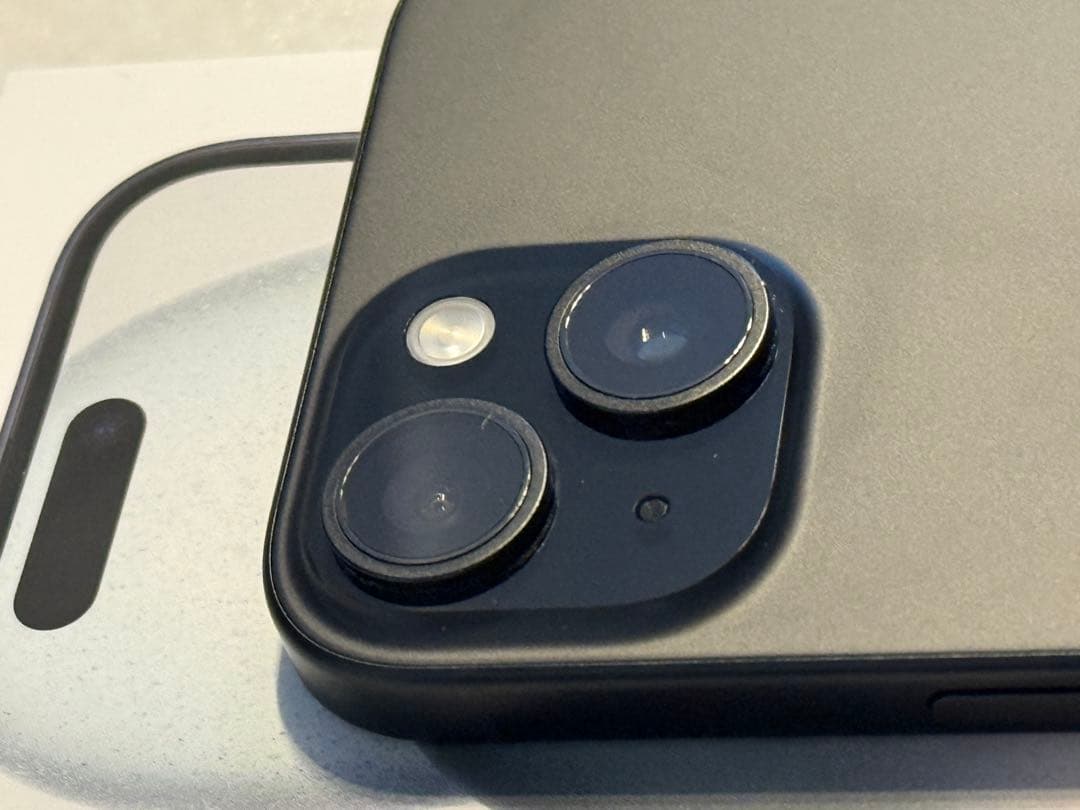 【使用少】iPhone15 128GB バッテリー96% 箱・充電器付 サブ機