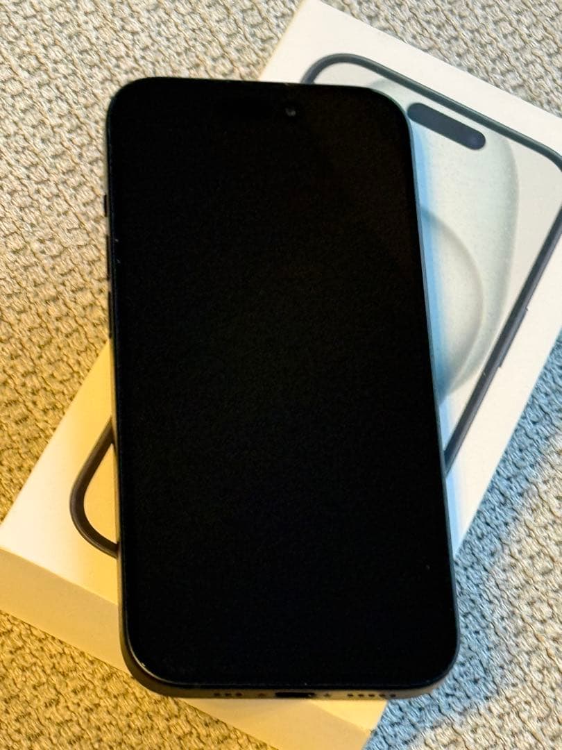 【使用少】iPhone15 128GB バッテリー96% 箱・充電器付 サブ機