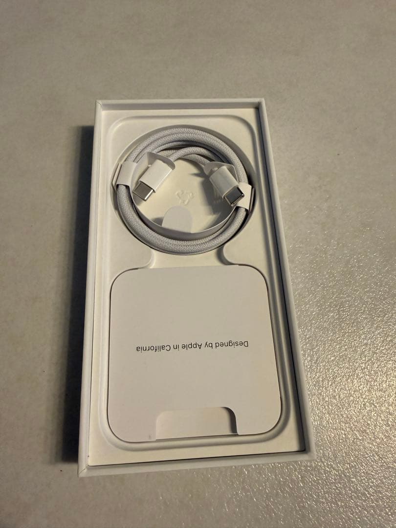 【使用少】iPhone15 128GB バッテリー96% 箱・充電器付 サブ機