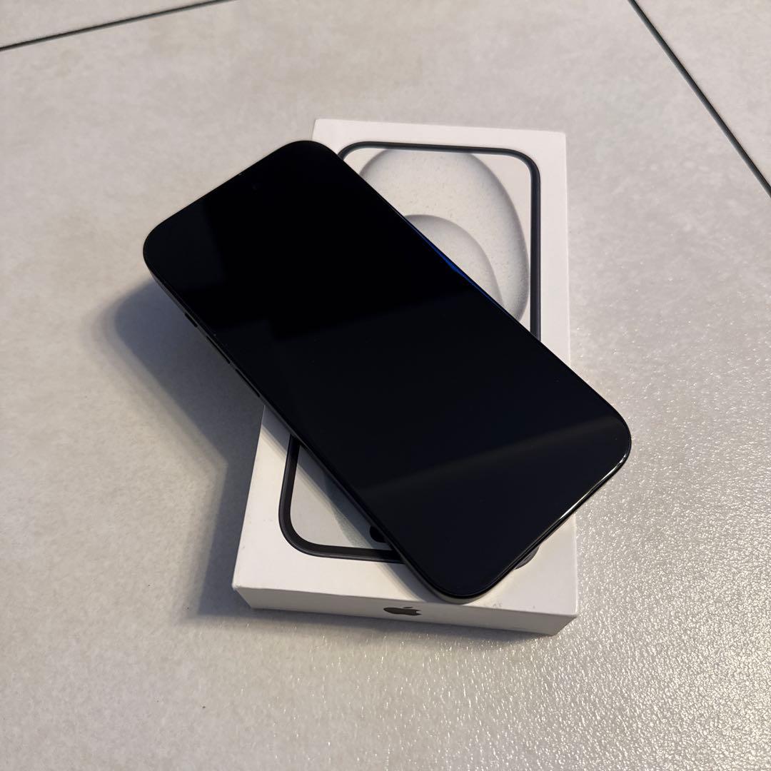 【使用少】iPhone15 128GB バッテリー96% 箱・充電器付 サブ機