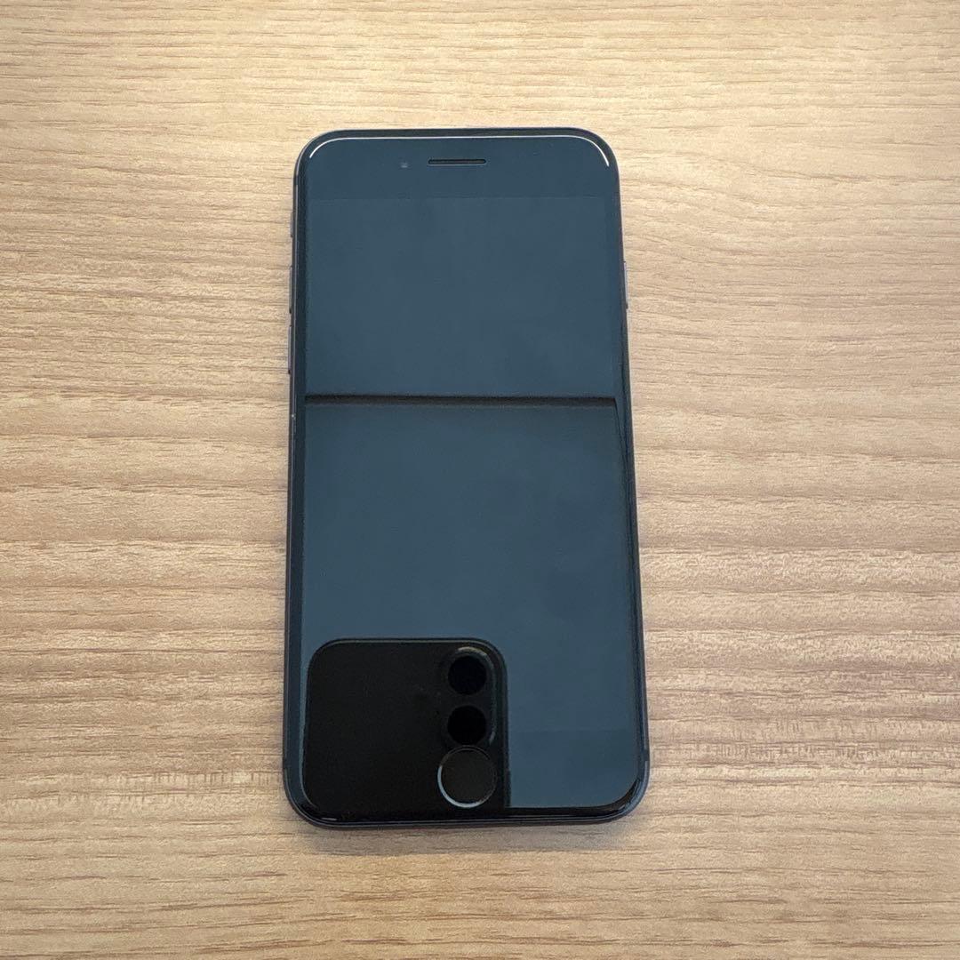 Apple iPhone８　ブラック 本体