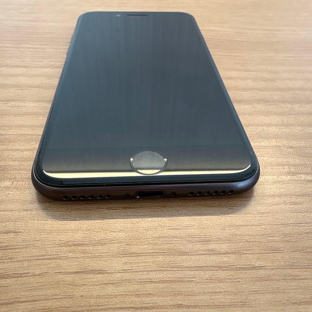 Apple iPhone８　ブラック 本体