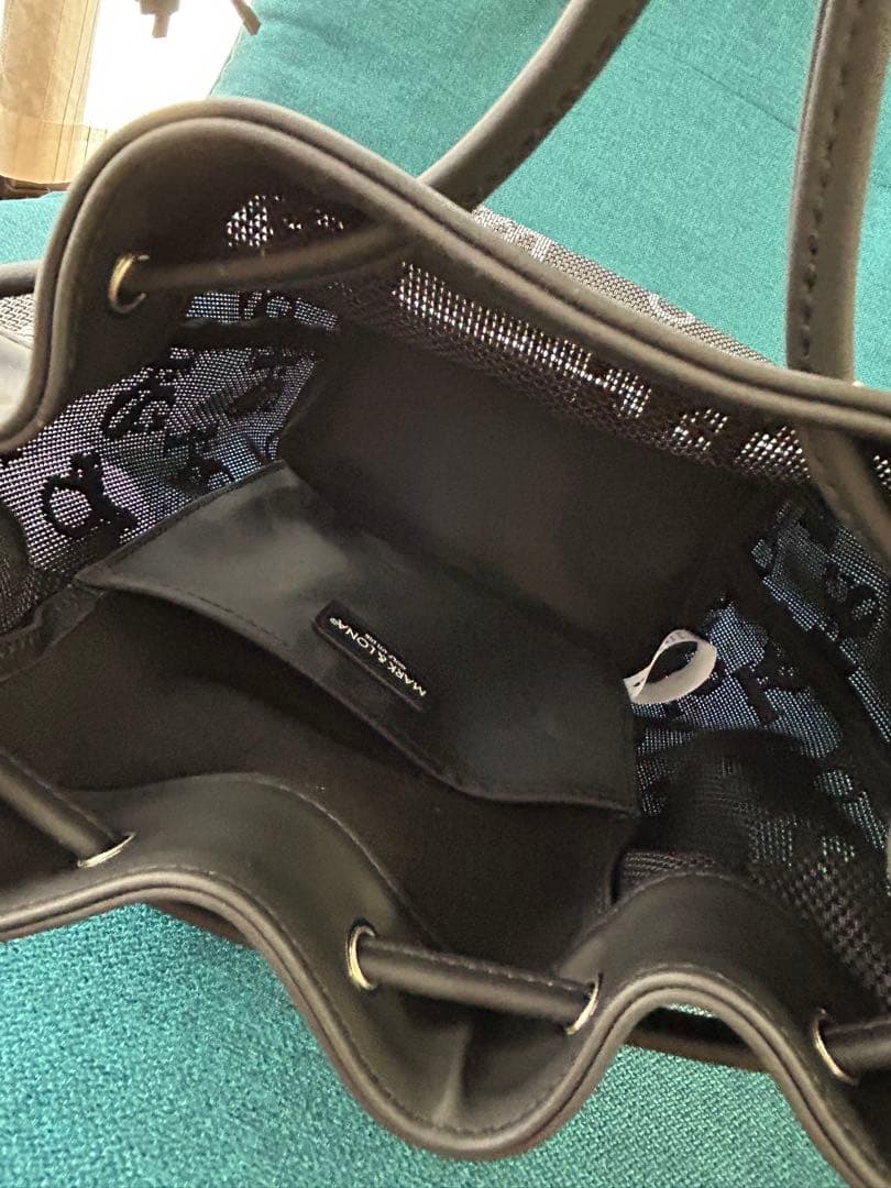 マークアンドロナ バック