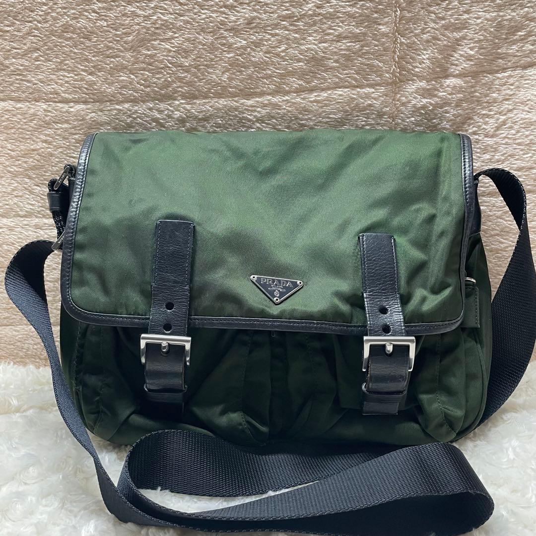 プラダ　三角ロゴ　ナイロン　レザー　メッセンジャーバッグ　ショルダー　格安