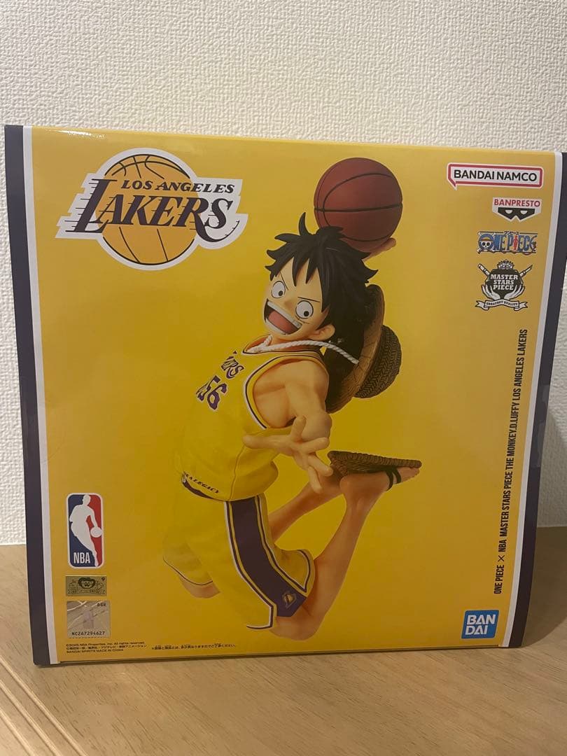 【ロサンゼルス　レイカーズ】ワンピースベースショップ ルフィ NBA フィギュア