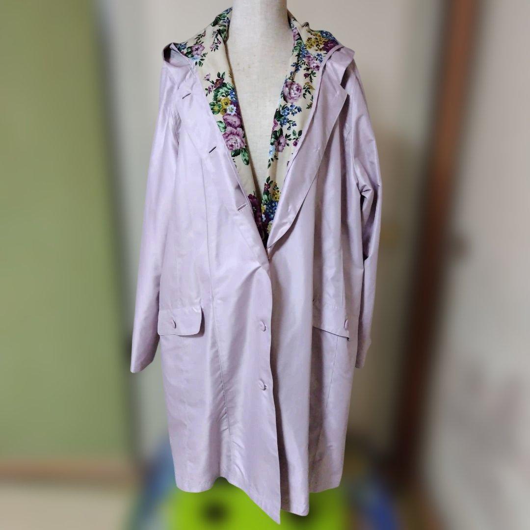 【バラ色の暮し】 薄紫色 フラワー柄 コート