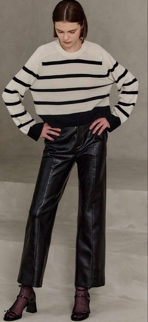 新品YONFA レザーキックフレアパンツ　ブラック