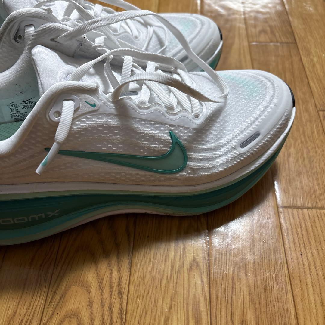 ナイキボメロプラス（26.0）