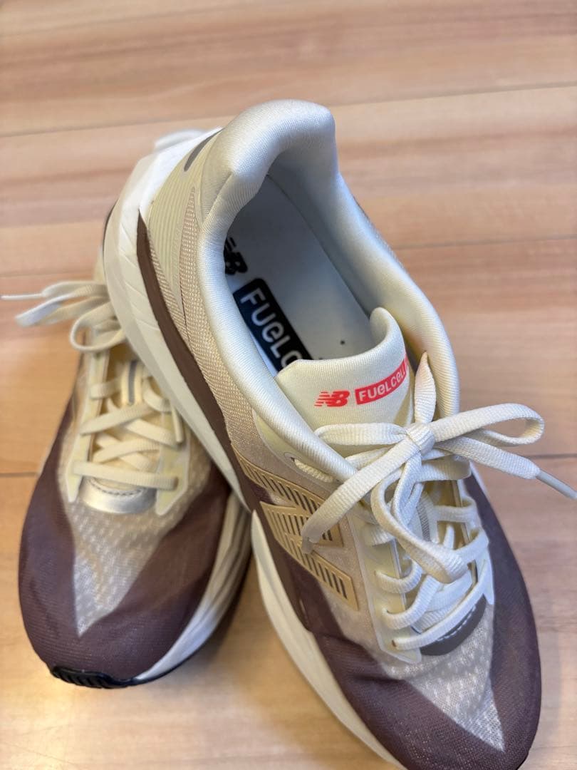 New Balance FuelCell Rebel v5 ランニング シューズ