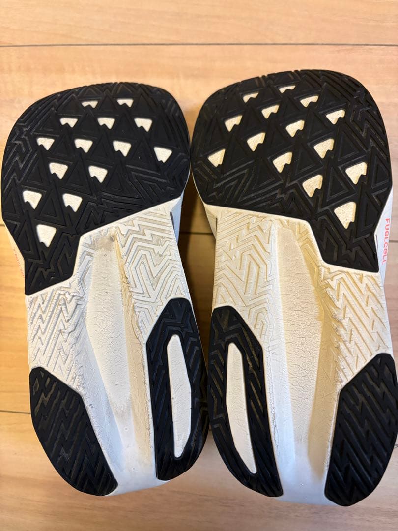 New Balance FuelCell Rebel v5 ランニング シューズ