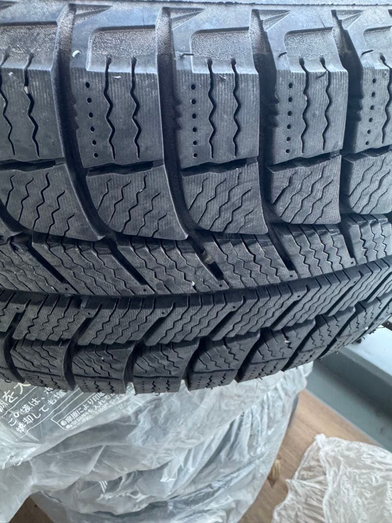 Audi アウディ 純正16インチ ホイール 4本スタッドレスタイヤ カバーつき