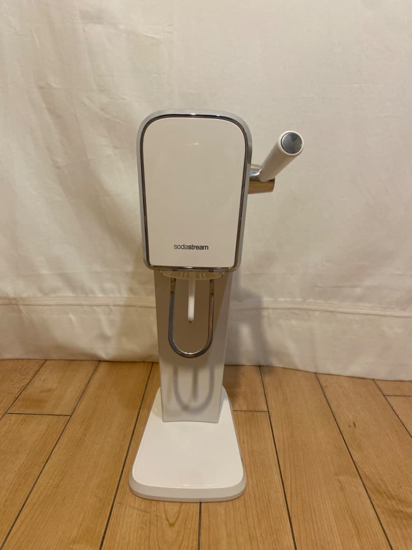 SodaStream ART 炭酸水メーカー ホワイト　ボトル付き