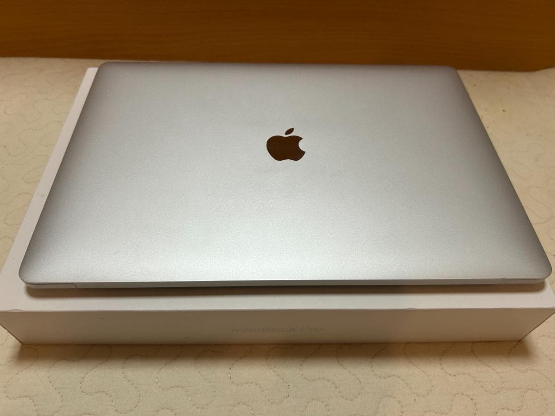 MacBook Pro 2019 Core i9 充電75回