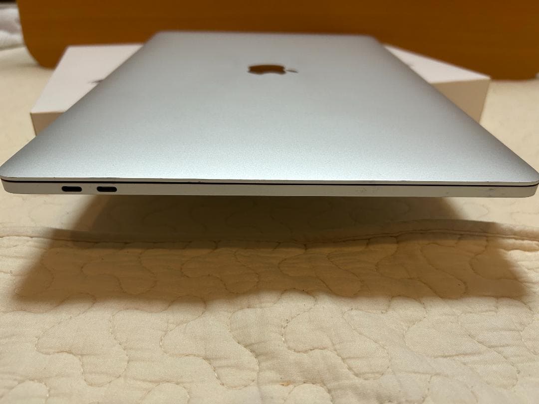 MacBook Pro 2019 Core i9 充電75回
