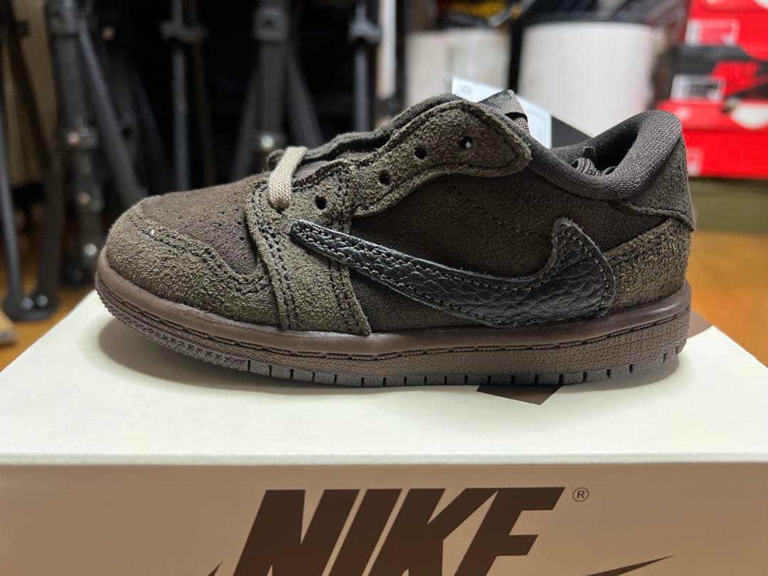 Travis Scott × Nike TD Air Jordan 1(キッズ)