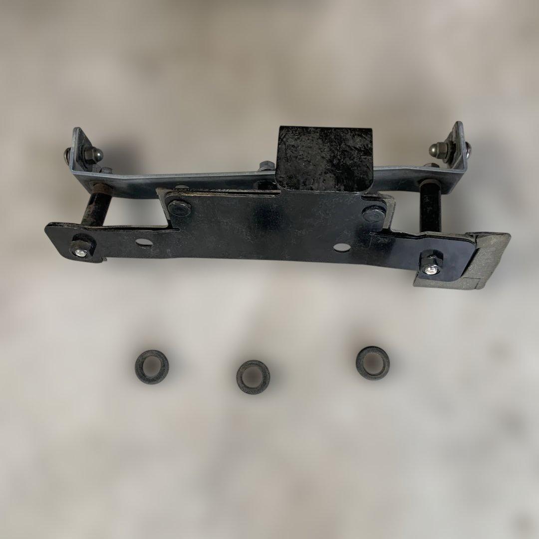 ミツビシ　三菱　デリカD5 リアラダーステー付き　中古品