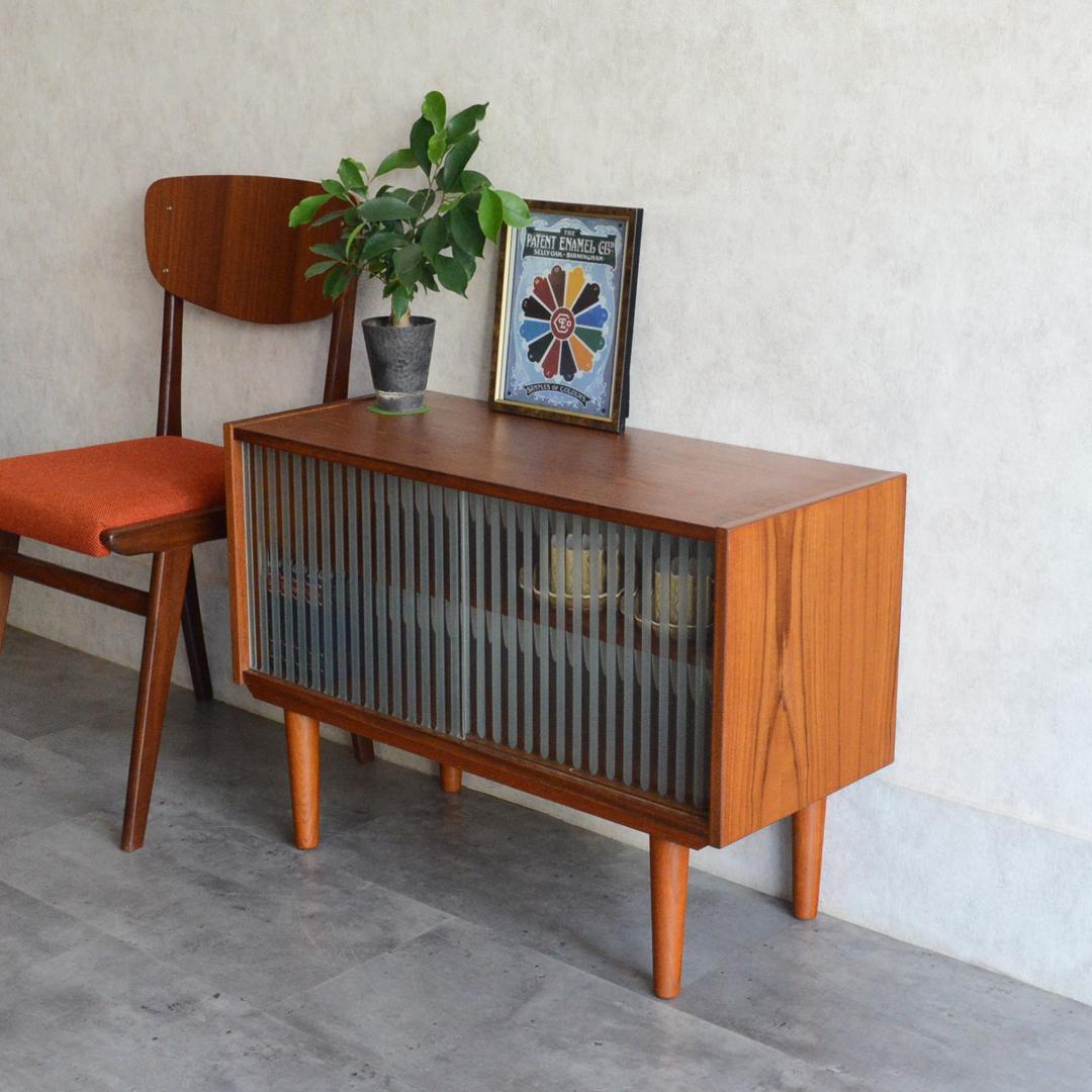 デンマーク 北欧ヴィンテージ チーク ガラスキャビネット 北欧家具 ショーケース